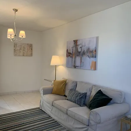 Cool Apartment Within Cascais' Castelo