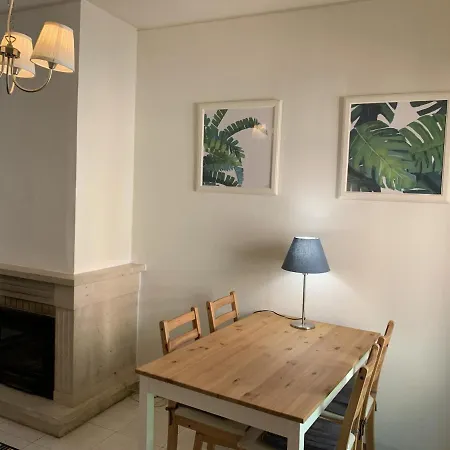 Cool Apartment Within Cascais' Castelo Апартаменты