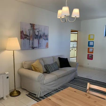 Cool Apartment Within Cascais' Castelo Апартаменты