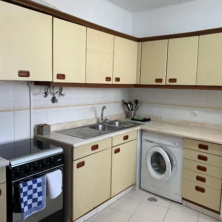 Cool Apartment Within Cascais' Castelo